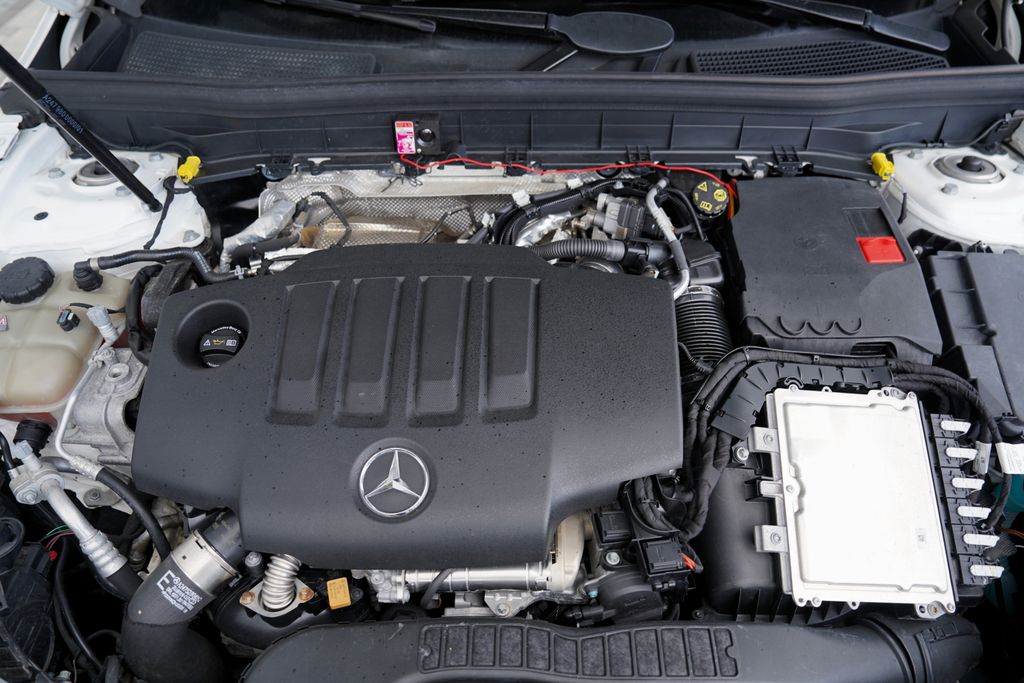 mercedes-benz-glb-200d-amg-at-150-ps-led-kuze - 9