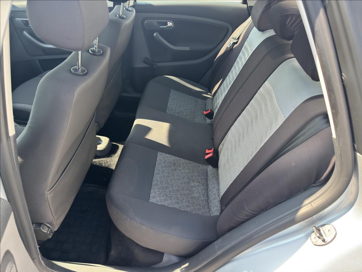 seat-cordoba-1-4-16v-reference - 9