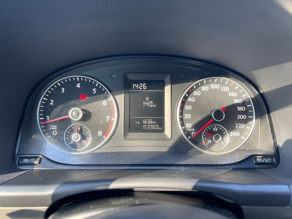 volkswagen-touran-1-2-tsi-105k-trendline-servis - 9