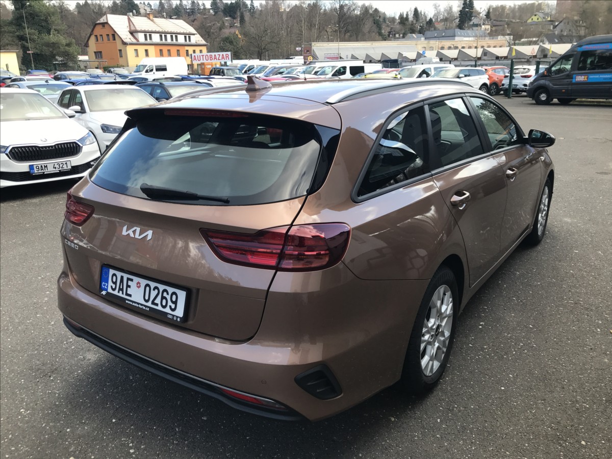 kia-ceed-1-5-t-gdi-117kw-combi - 4