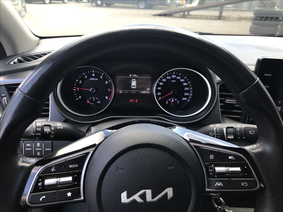 kia-ceed-1-5-t-gdi-117kw-combi - 9