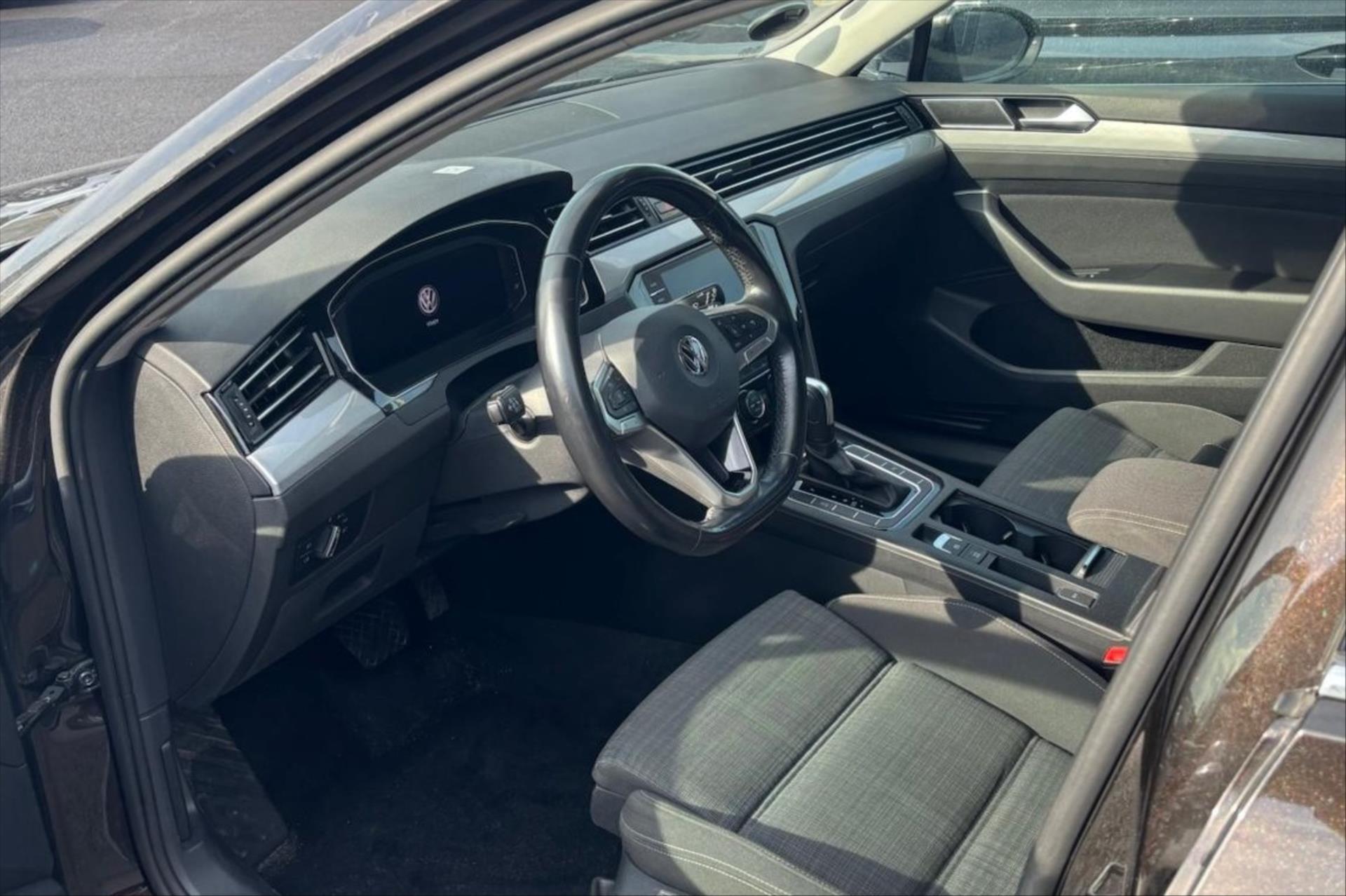 volkswagen-passat-2-0-tdi-110-kw-dsg-business-vuz-pripravujeme-k-prodej - 2