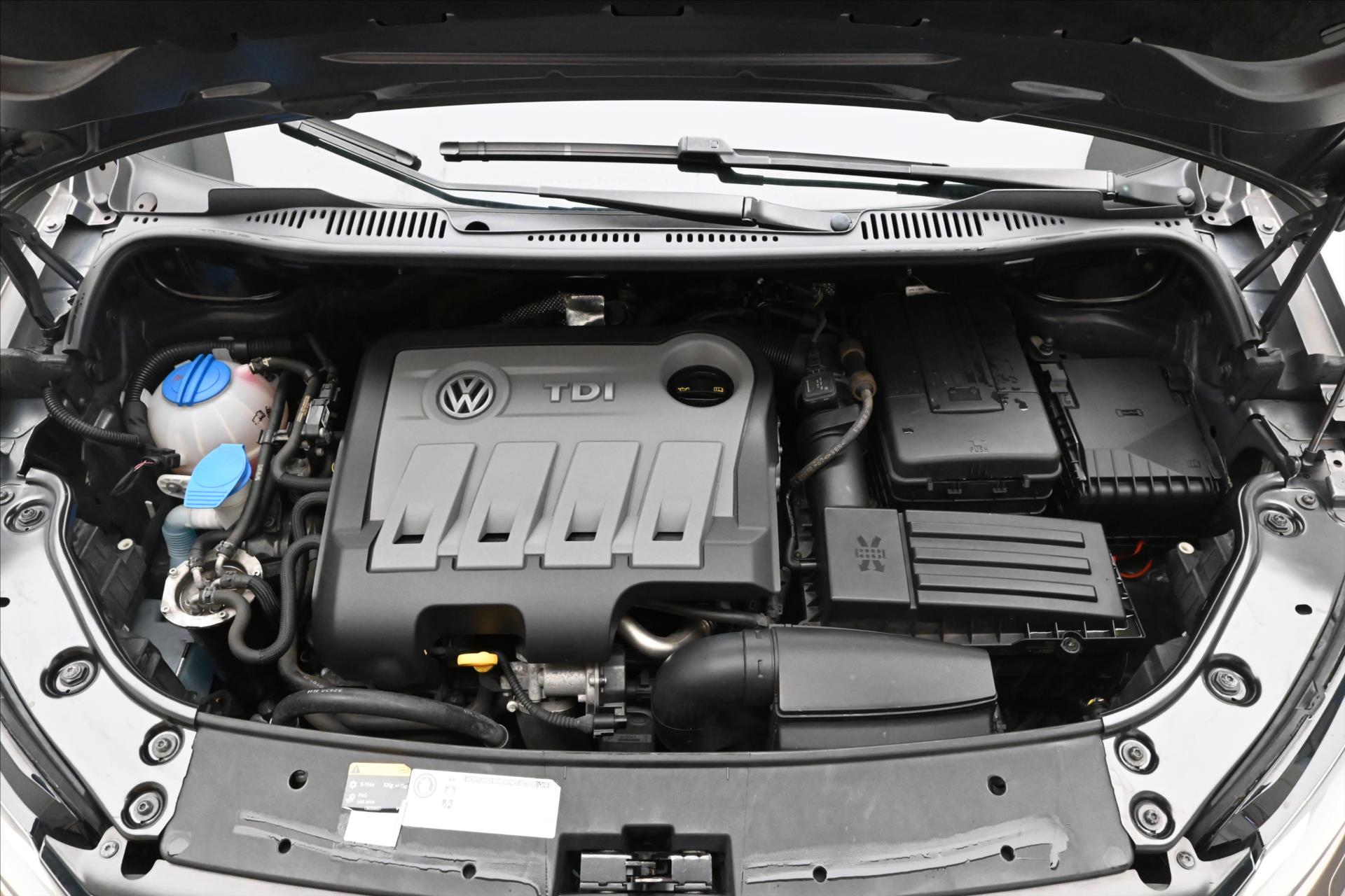 volkswagen-touran-1-6-tdi-77-kw-dsg-zaruka-az-5-let - 8