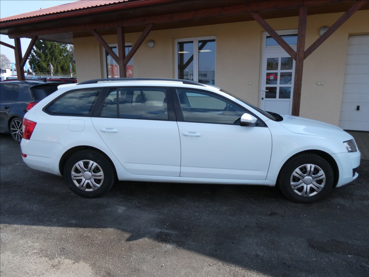 skoda-octavia-1-6-tdi-81kw-combi-po-servise - 1