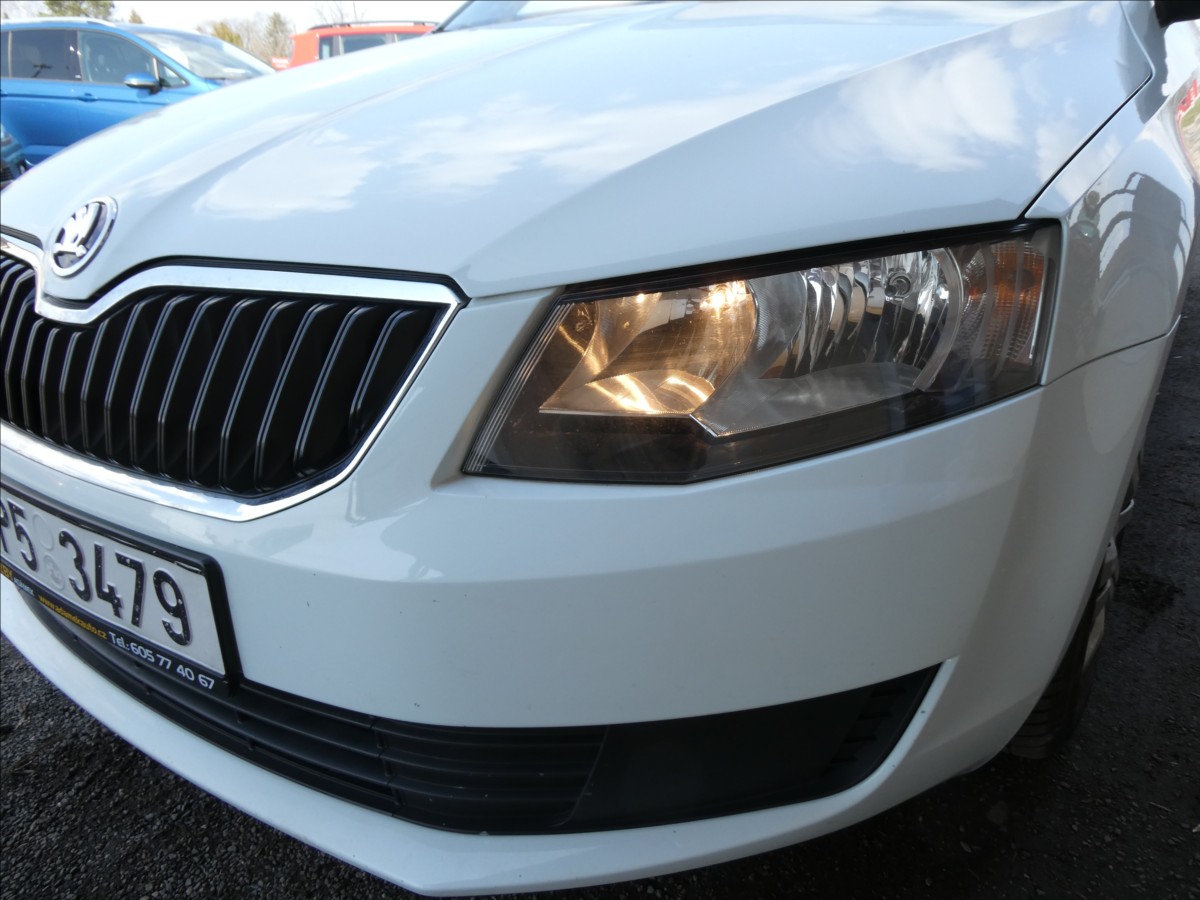 skoda-octavia-1-6-tdi-81kw-combi-po-servise - 3