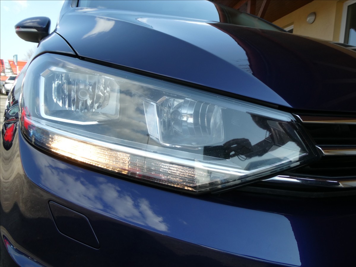 volkswagen-touran-1-2-tsi-81kw-7-mist-navi - 4