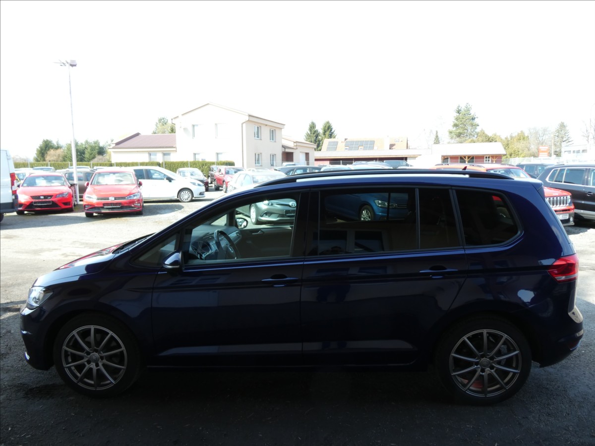 volkswagen-touran-1-2-tsi-81kw-7-mist-navi - 5