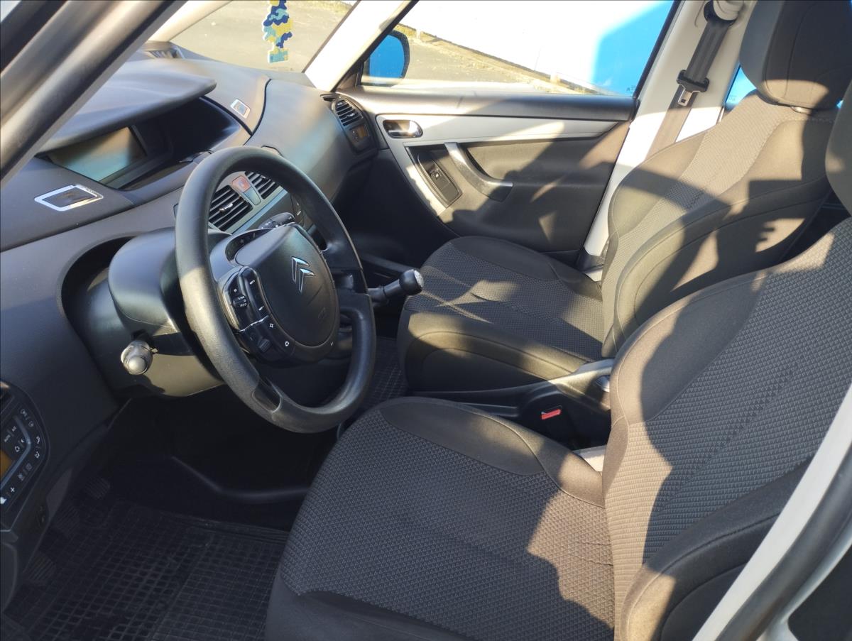 citroen-c4-picasso-1-6-hdi - 6