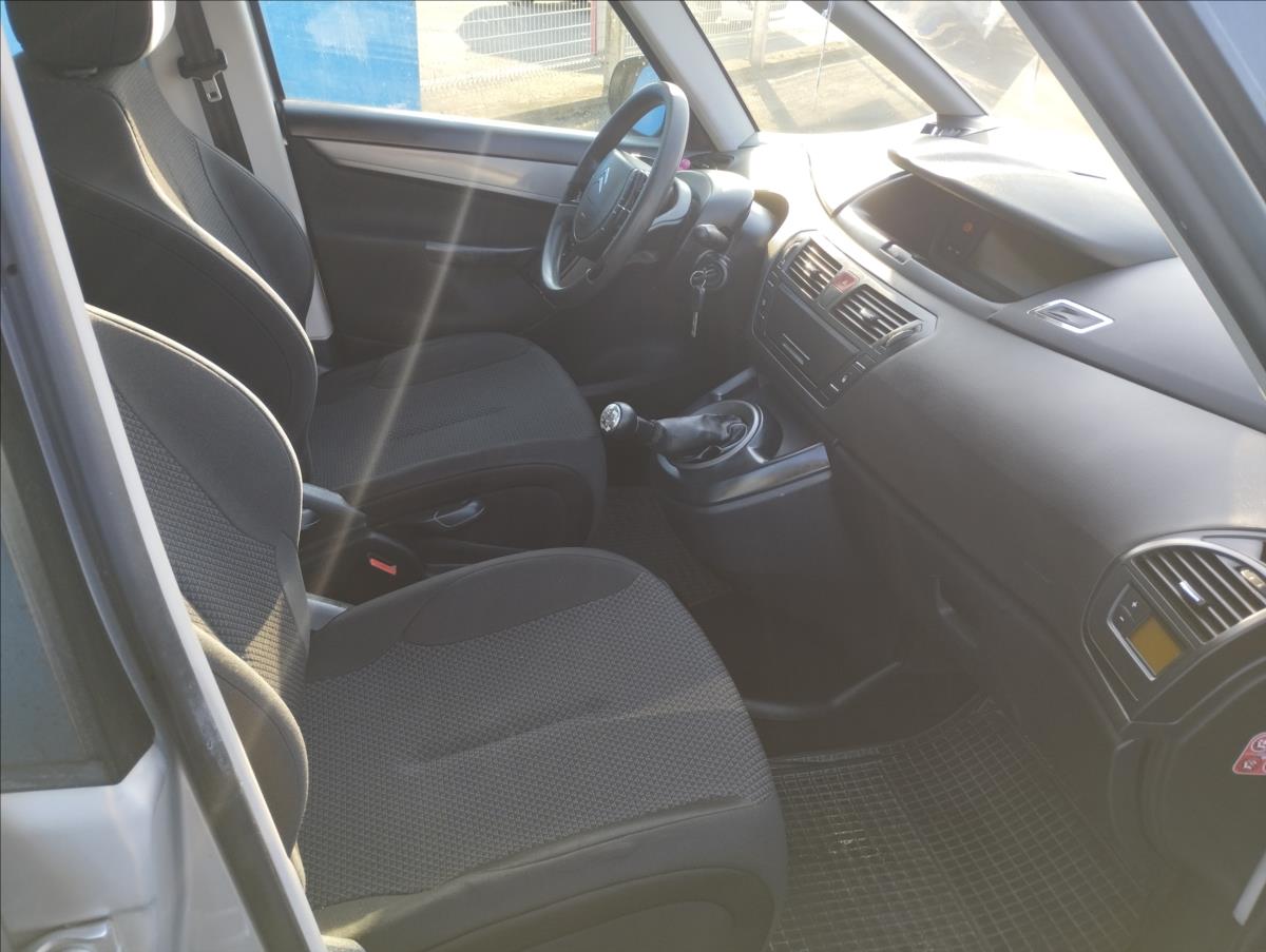 citroen-c4-picasso-1-6-hdi - 7