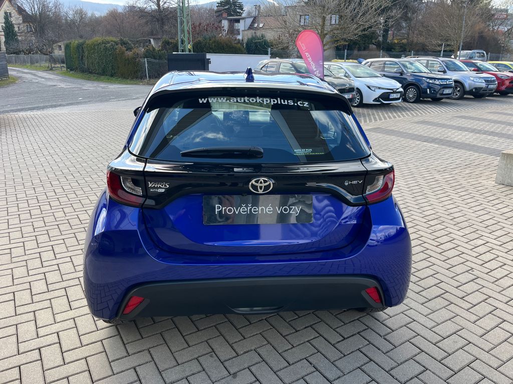 toyota-yaris-1-5-hybrid-e-cvt-comfort - 4