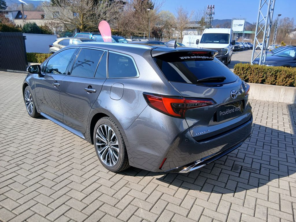 toyota-corolla-1-8-hybrid-e-cvt-style-ts - 3