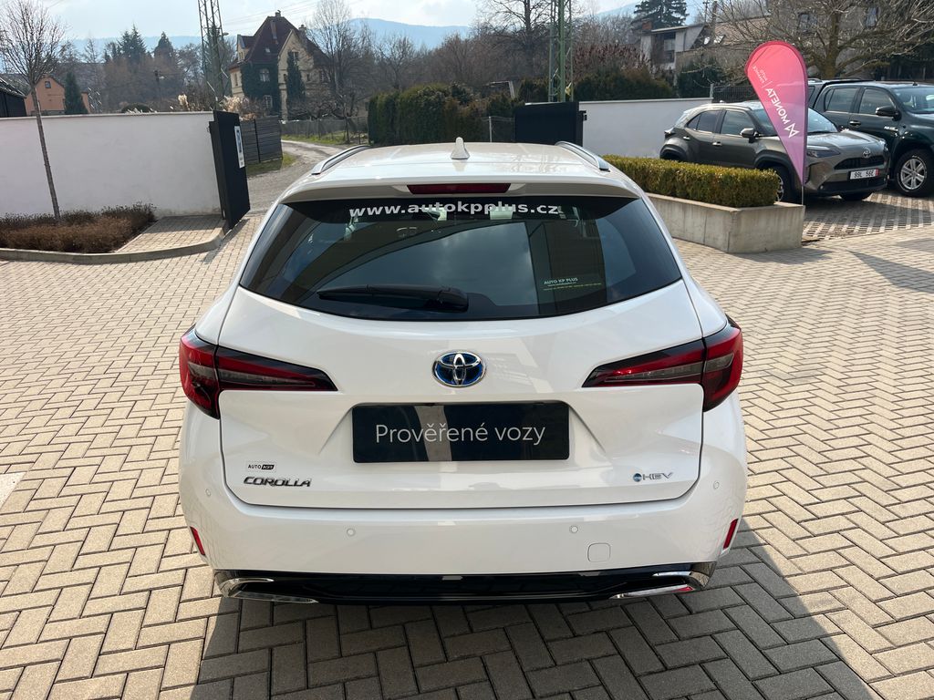 toyota-corolla-1-8-hybrid-comfort-tech-ts - 4