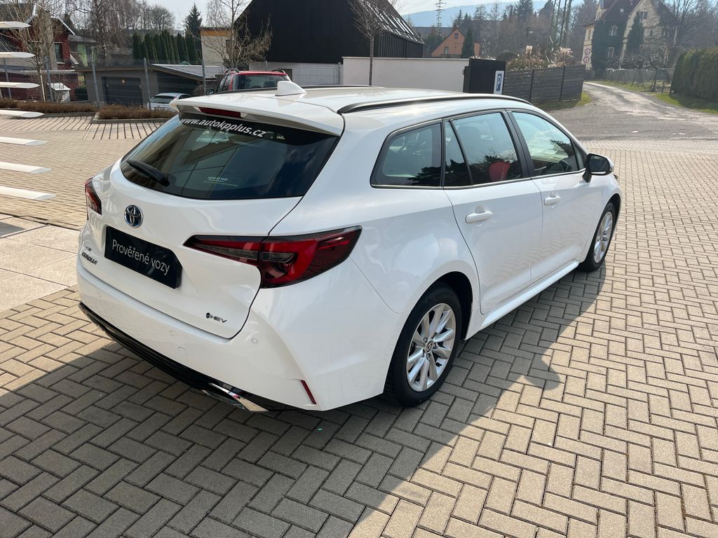 toyota-corolla-1-8-hybrid-comfort-tech-ts - 5