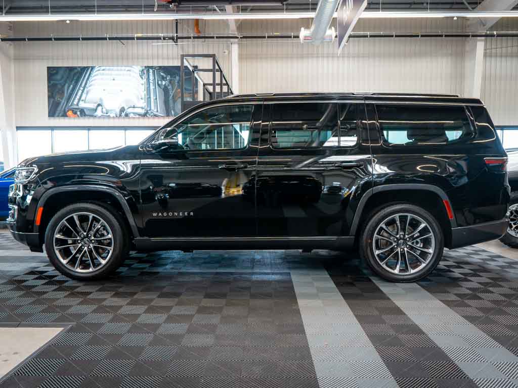 jeep-wagoneer-5-7-wagoneer-v8-hud-360 - 1