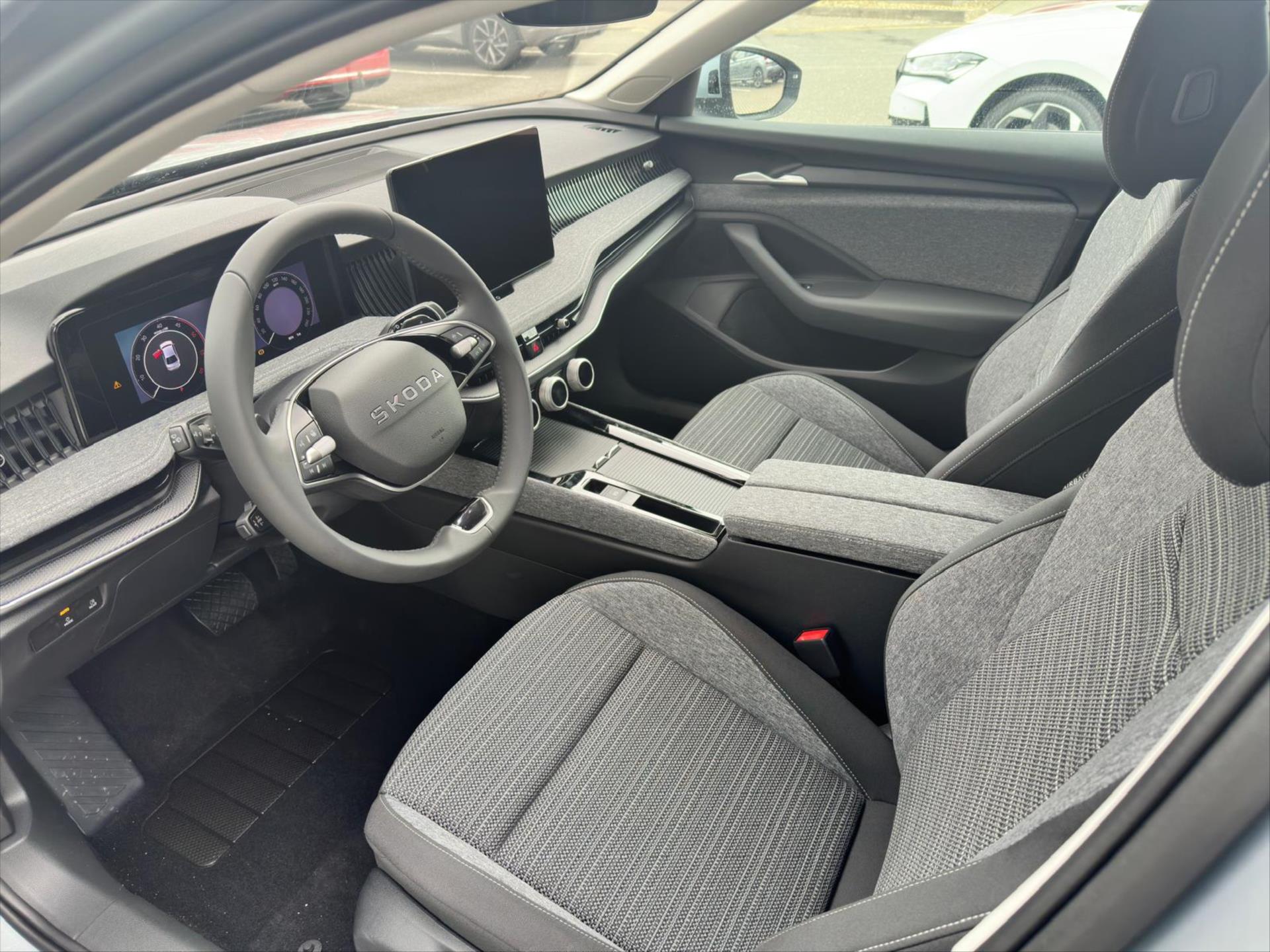 skoda-superb-2-0-tdi-110-kw-selection - 5