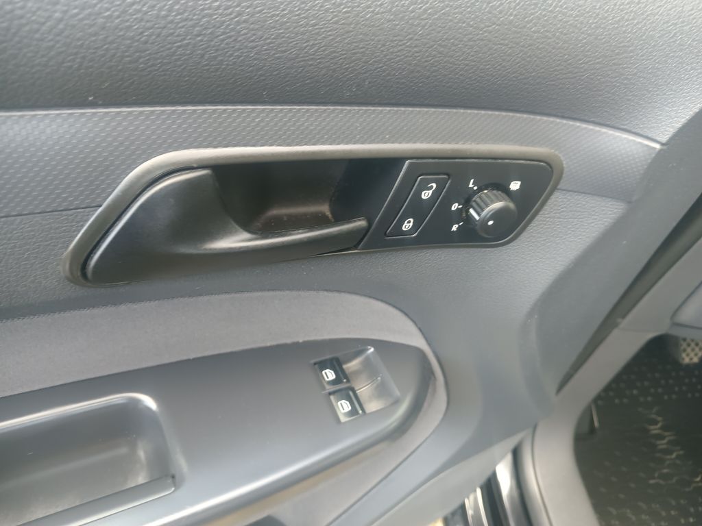 volkswagen-caddy-1-2-tsi-roncalli - 9