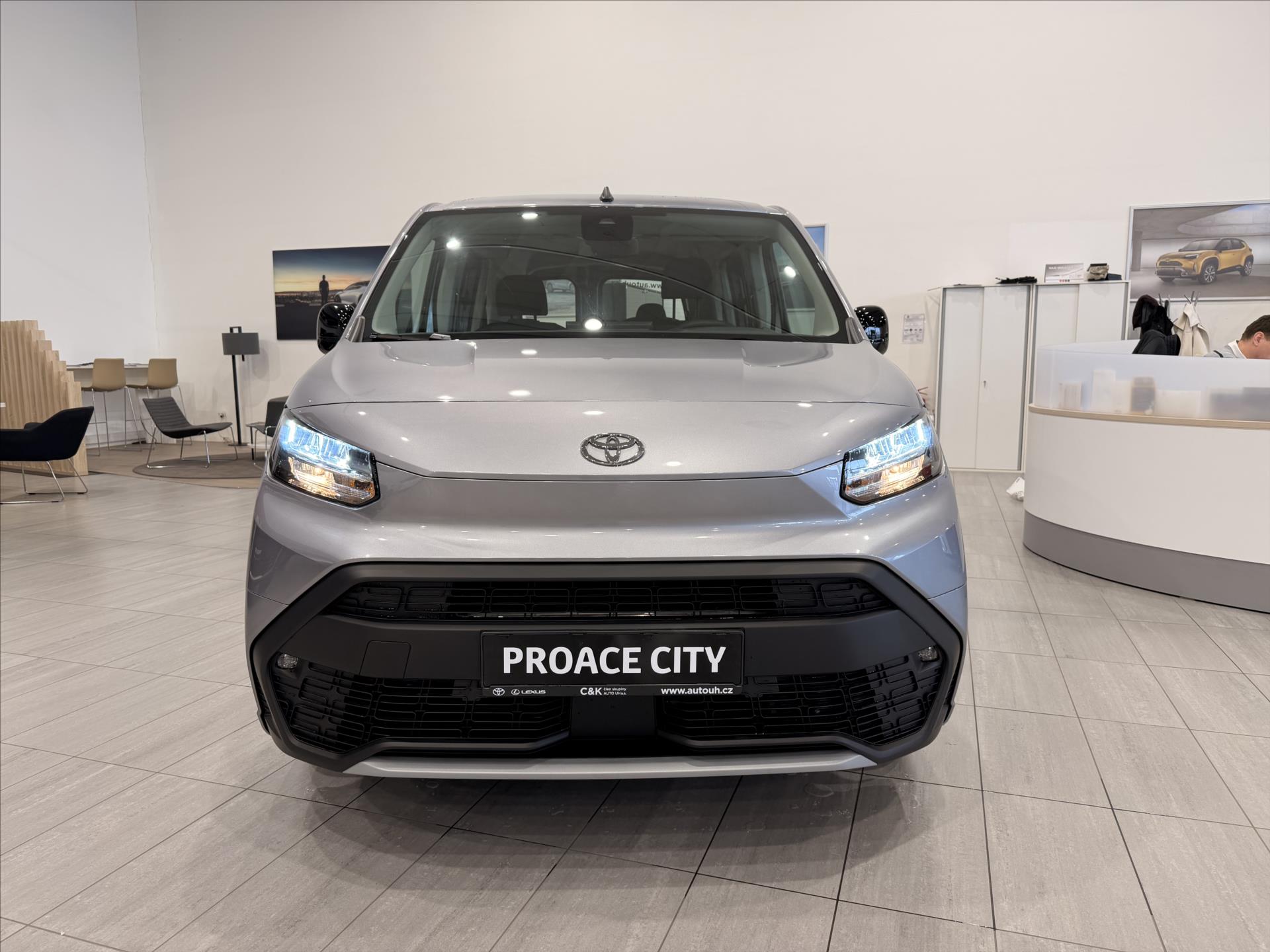 toyota-proace-city-verso-1-5-diesel-130hp-8at-lwb-7mist - 1