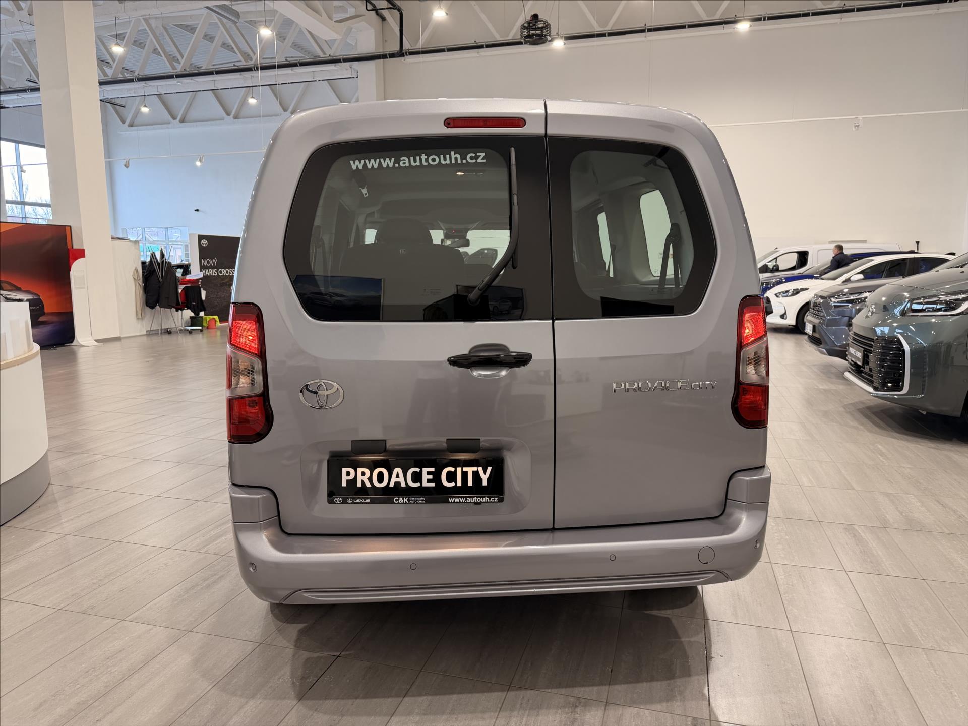 toyota-proace-city-verso-1-5-diesel-130hp-8at-lwb-7mist - 2