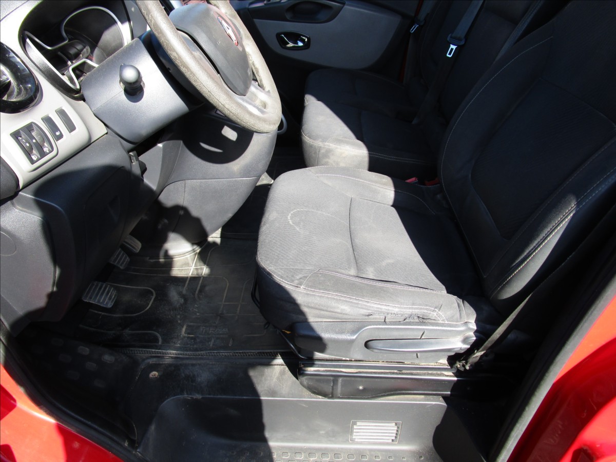 renault-trafic-1-6dci-klima-1-maj - 9