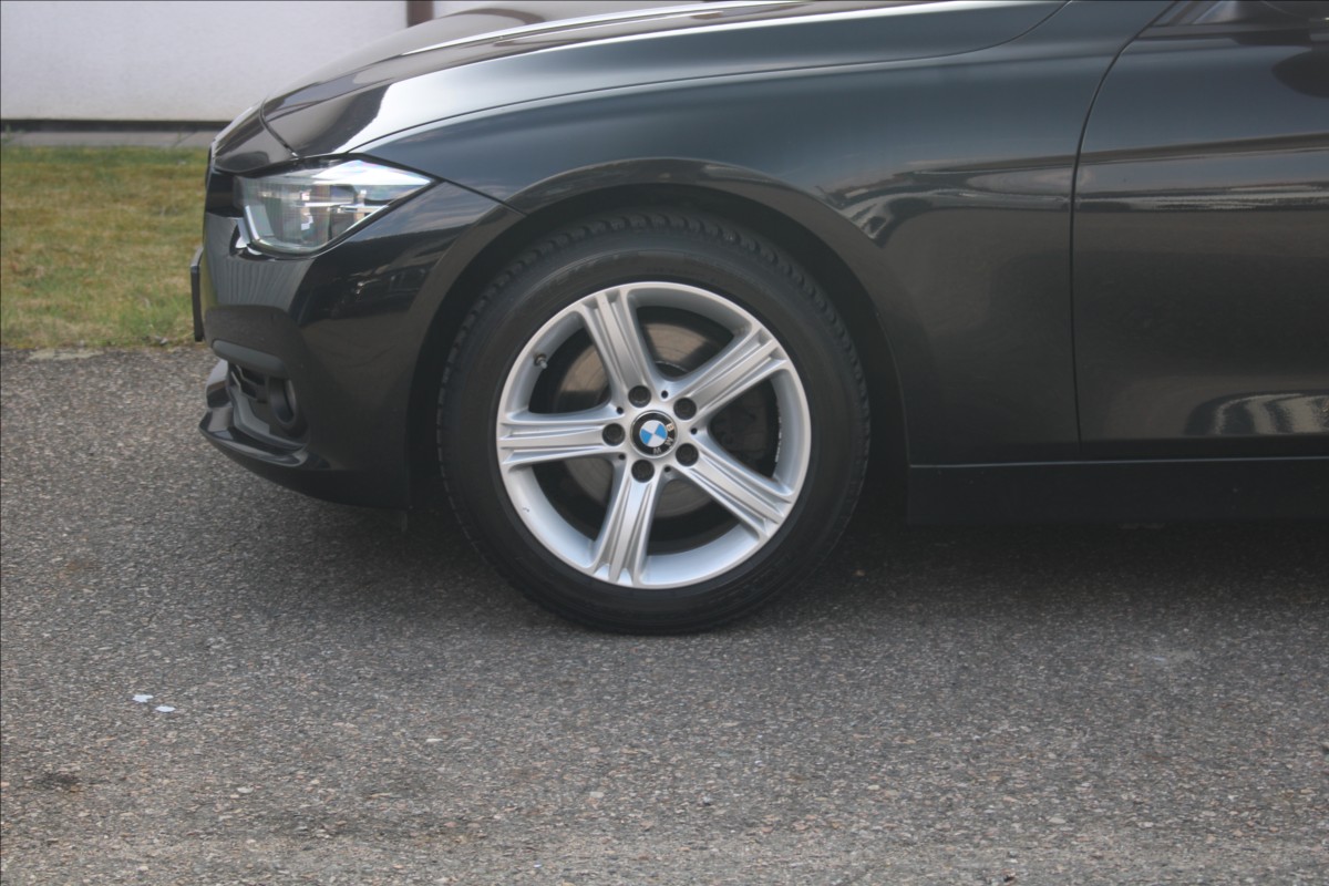 bmw-rada-3-320d-140kw-sportline-zaruka - 8