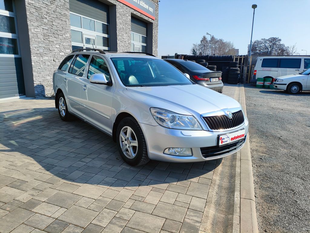 skoda-octavia-2-0tdi-103kw-kuze-sibr-tempoma - 1