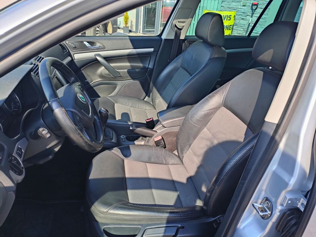 skoda-octavia-2-0tdi-103kw-kuze-sibr-tempoma - 5