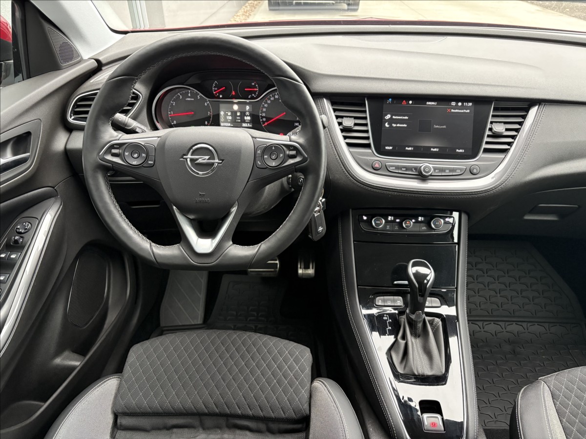 opel-grandland-x-1-2-96kw-automat-cz-1-maj - 9
