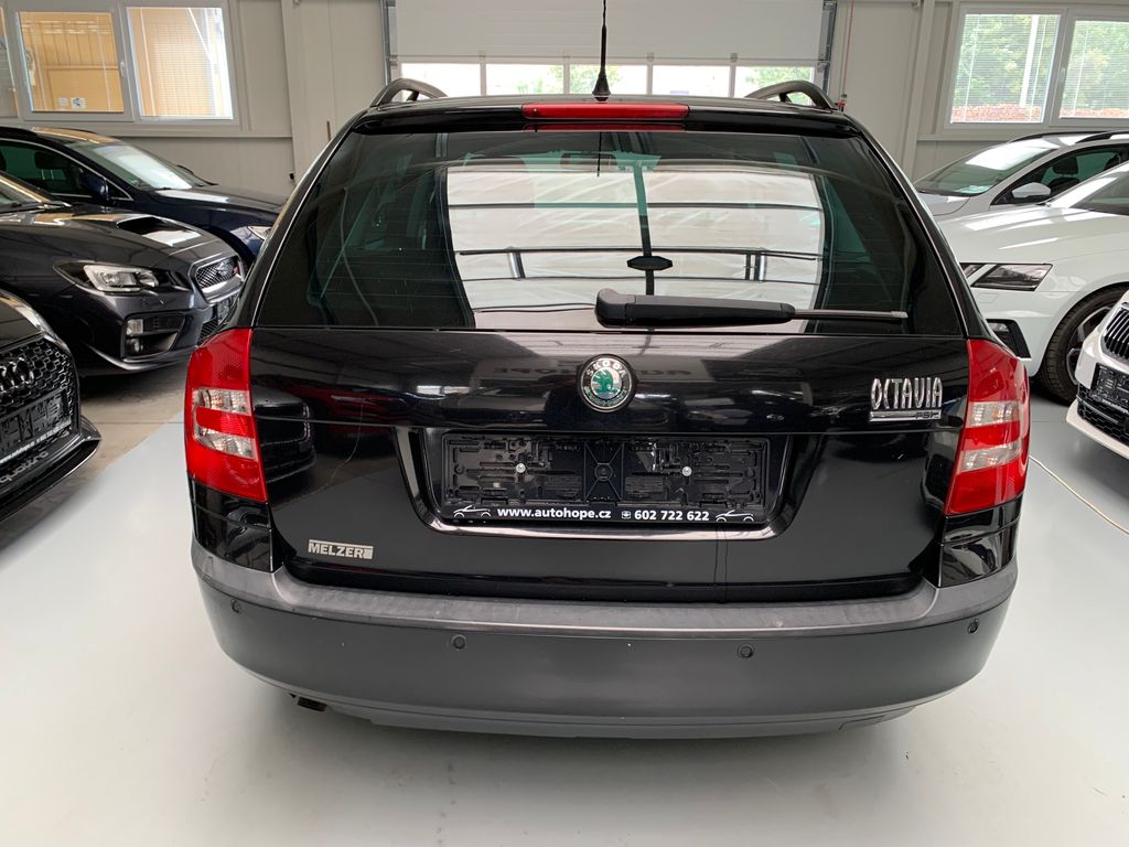 skoda-octavia-combi-1-6-fsi-elegance - 4