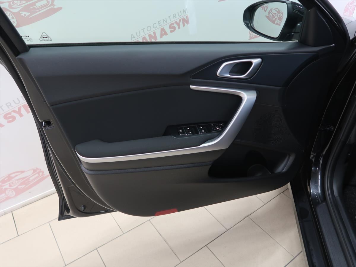 kia-ceed-1-5-117-kw-1-majitel-cz - 9