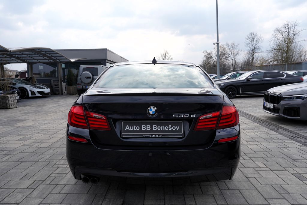 bmw-rada-5-530d-xdrive-mpaket-at-260ps-cr - 4