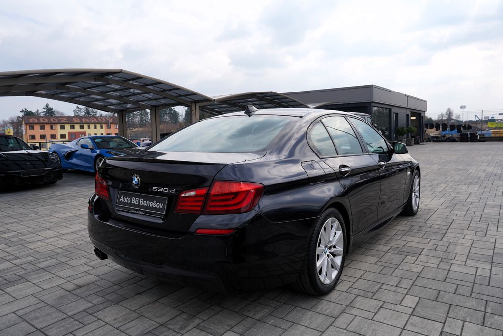 bmw-rada-5-530d-xdrive-mpaket-at-260ps-cr - 5