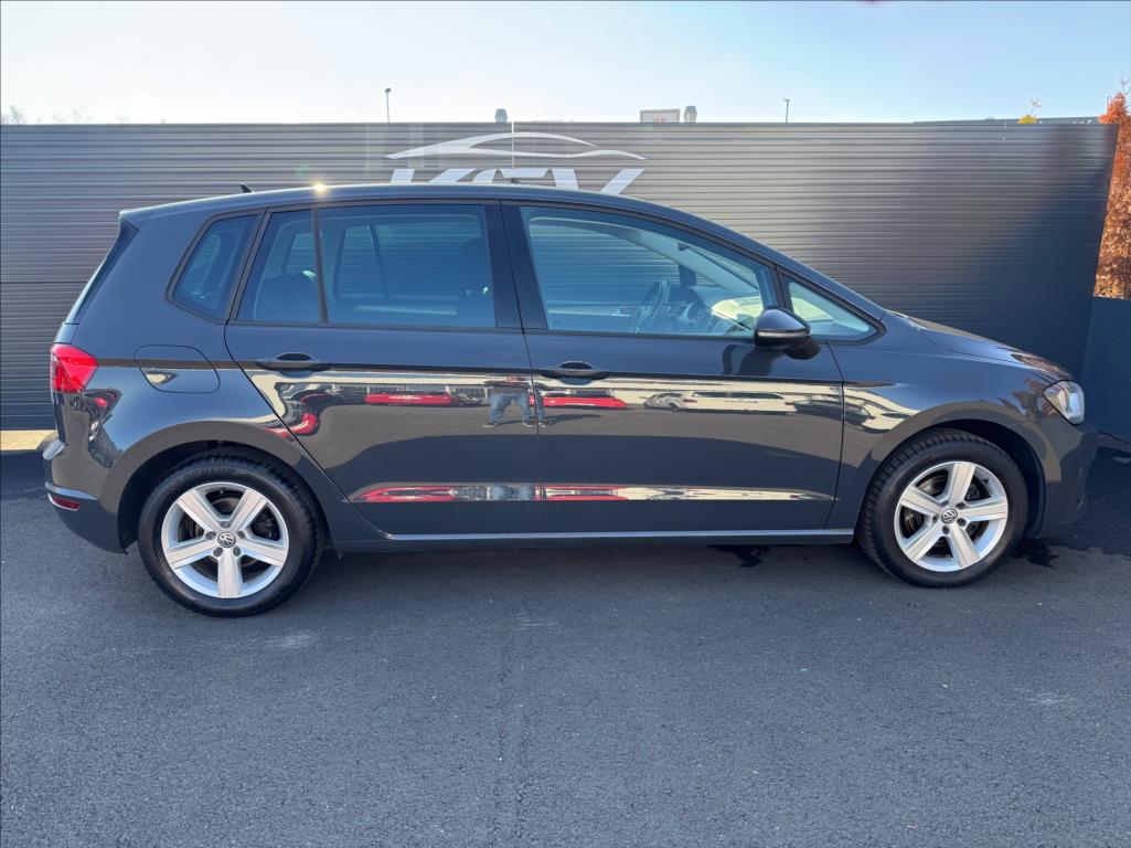 volkswagen-golf-sportsvan-2-0 - 5