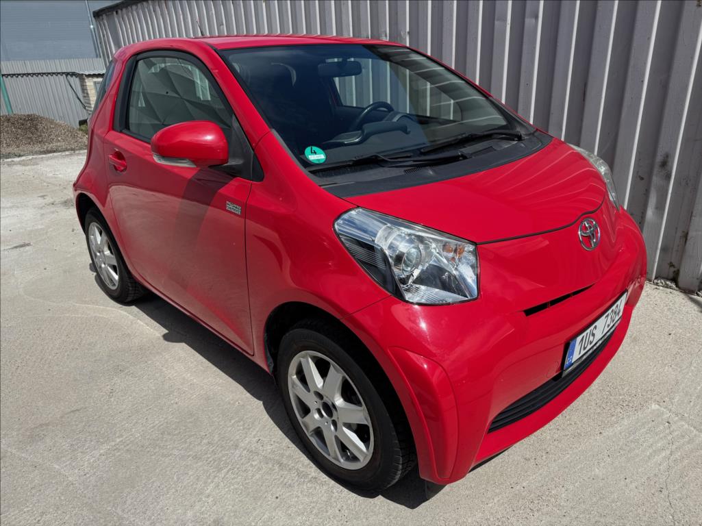 toyota-iq-1-0-mozna-i-vymena-za-jiny - 1