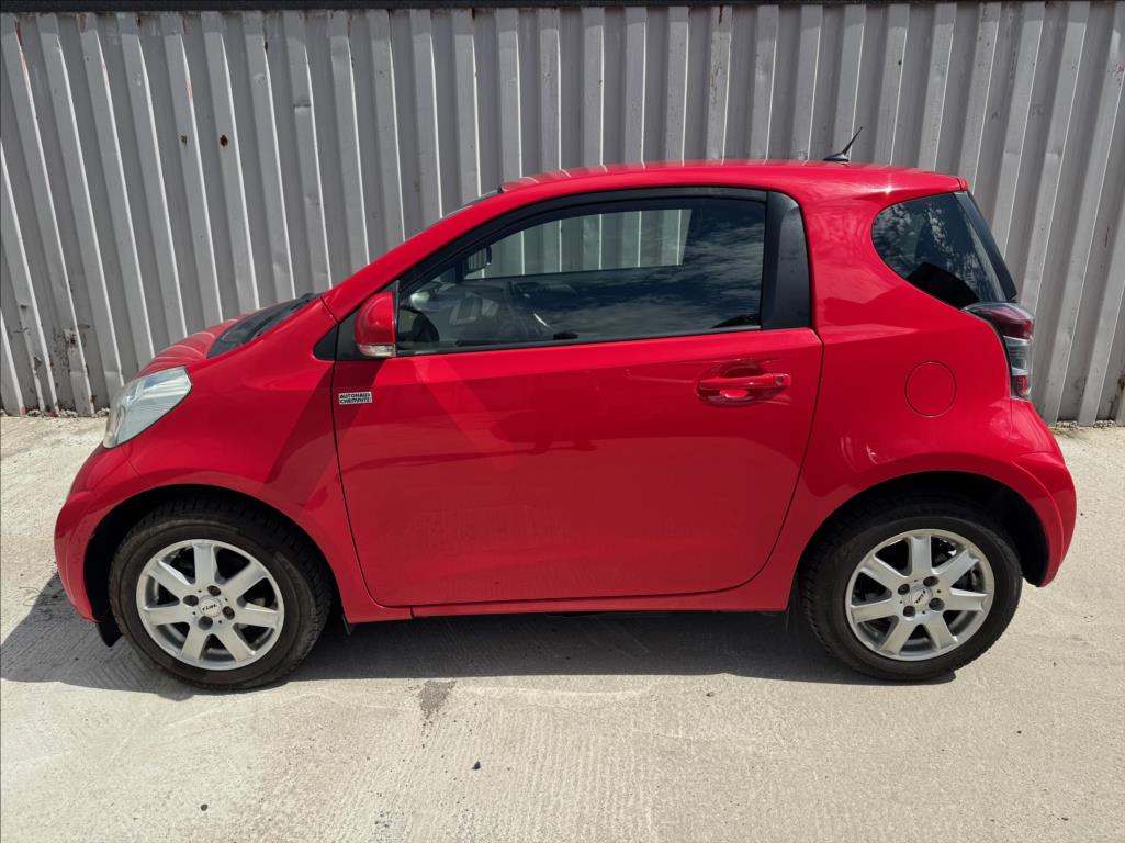 toyota-iq-1-0-mozna-i-vymena-za-jiny - 2