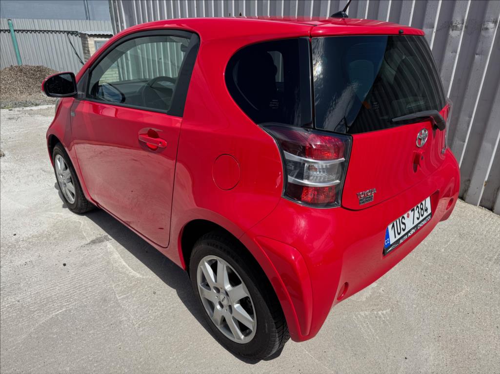 toyota-iq-1-0-mozna-i-vymena-za-jiny - 3