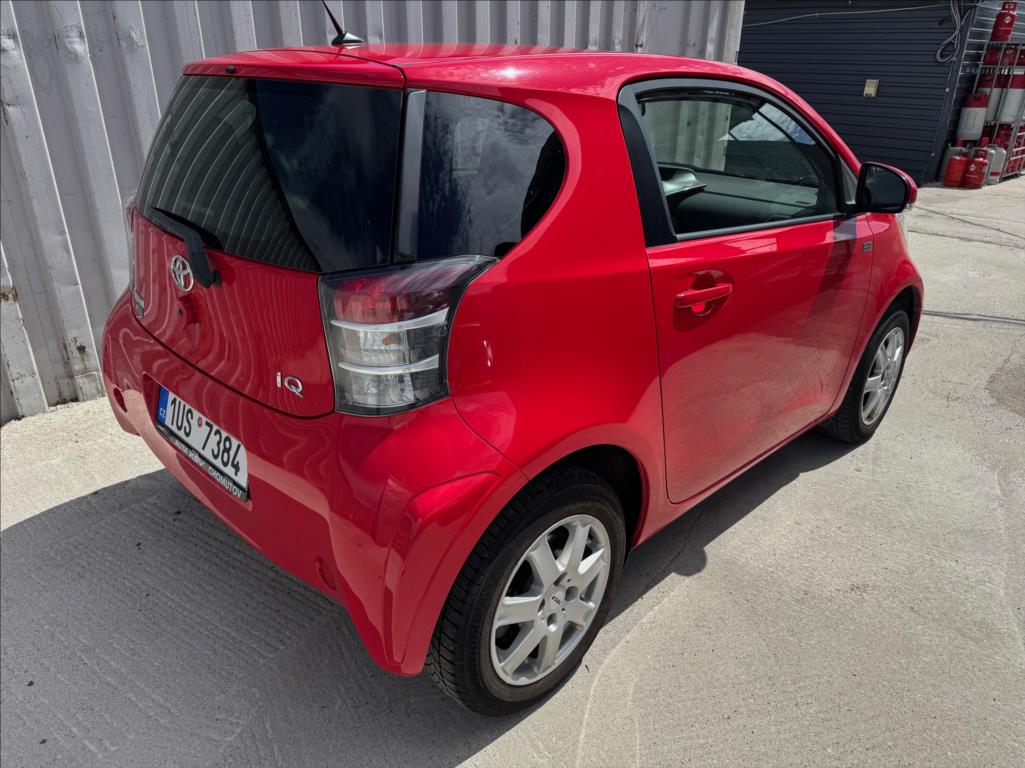 toyota-iq-1-0-mozna-i-vymena-za-jiny - 5