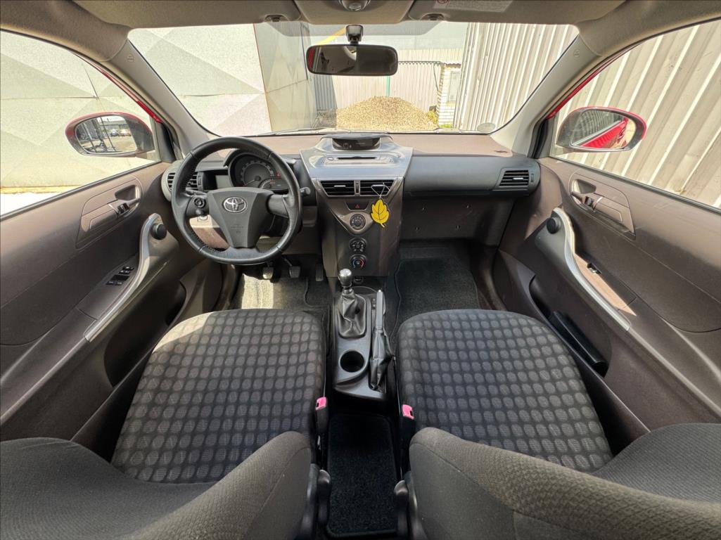 toyota-iq-1-0-mozna-i-vymena-za-jiny - 9