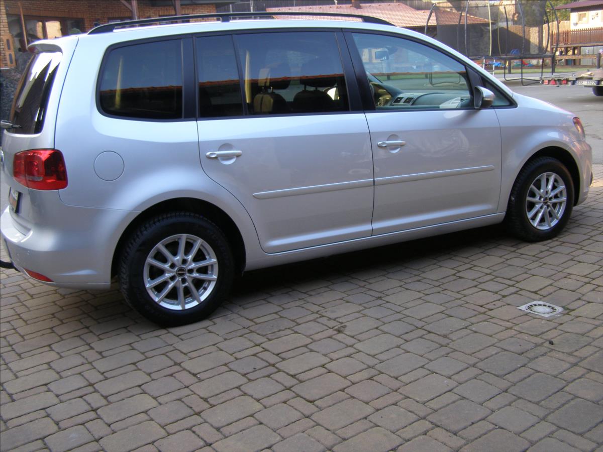 volkswagen-touran-1-2-77kw-po-stk - 5
