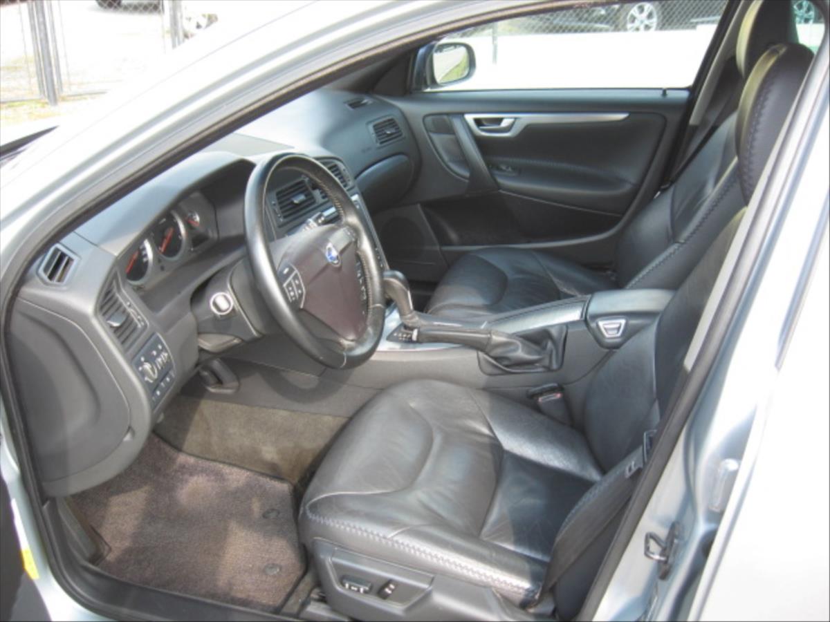 volvo-xc70-2-4-d5-automat-awd - 7