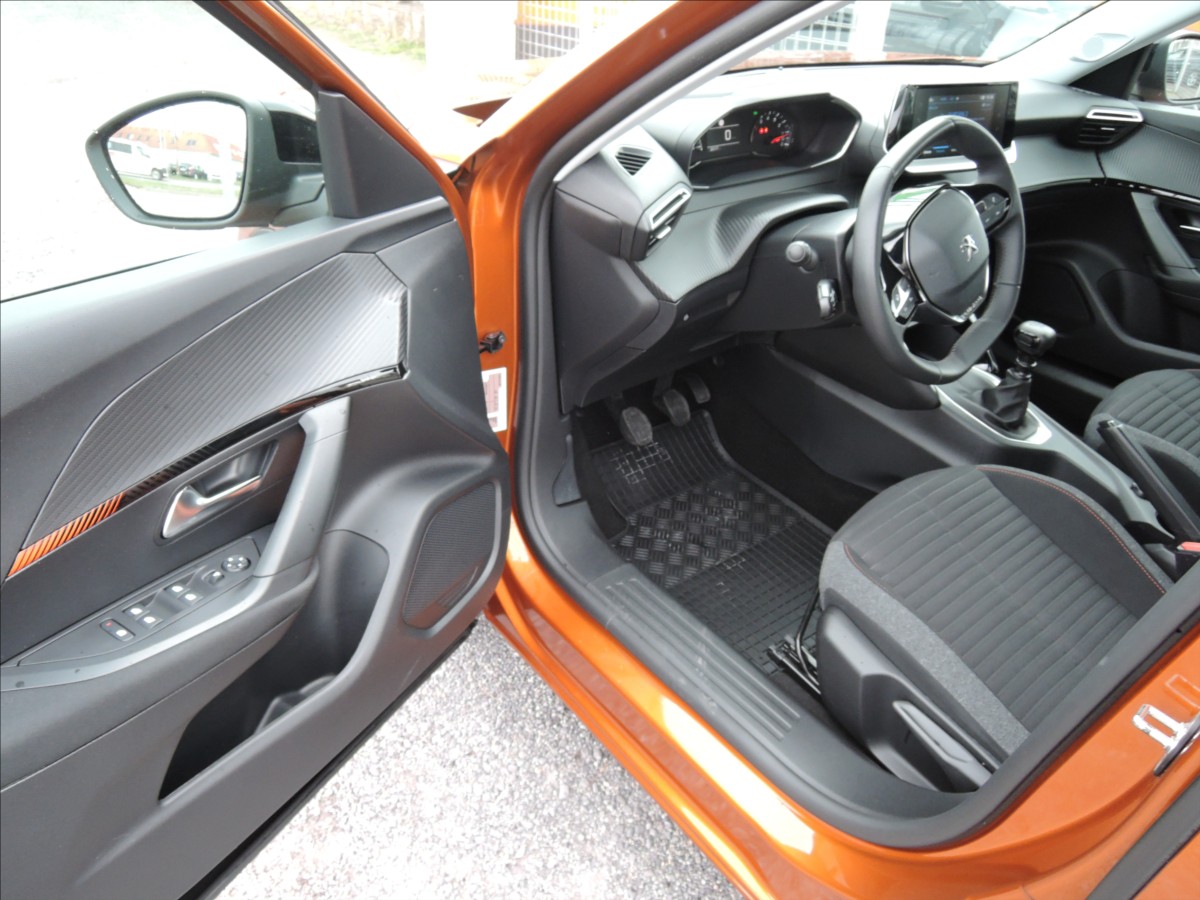 peugeot-2008-1-2-puretech-cr-zaruka-do-8-27 - 7