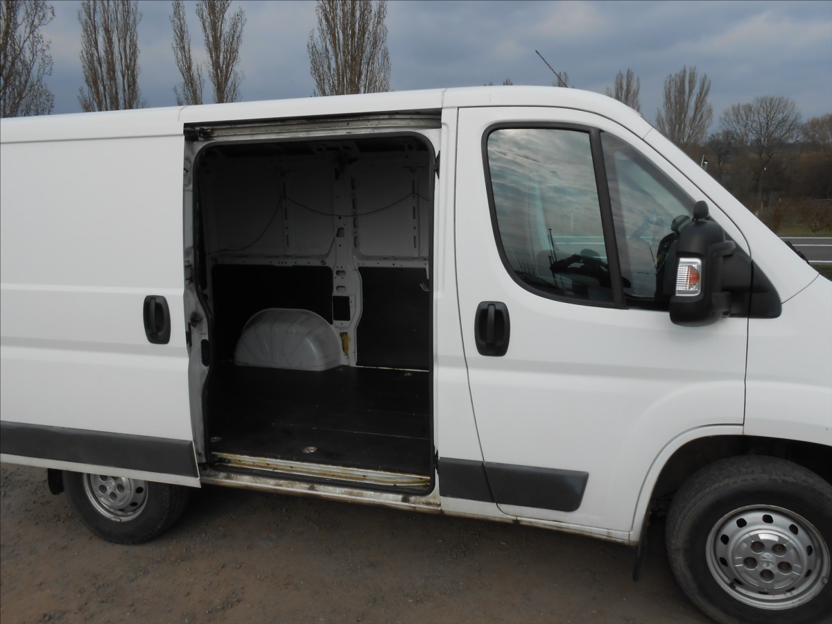 peugeot-boxer-2-0-96-kw-l1-h1-cz-serviska - 9