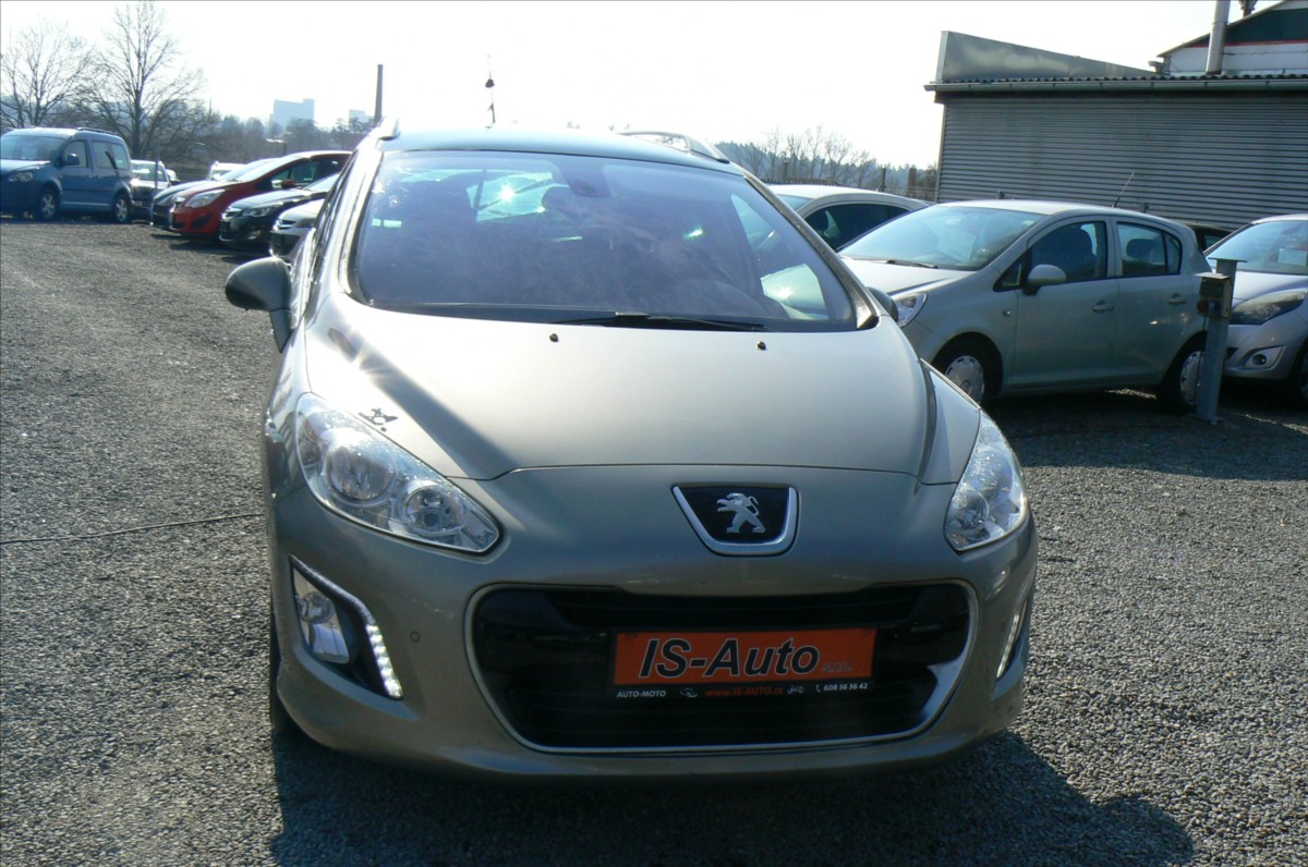 peugeot-308-1-6-hdi-panorama - 2