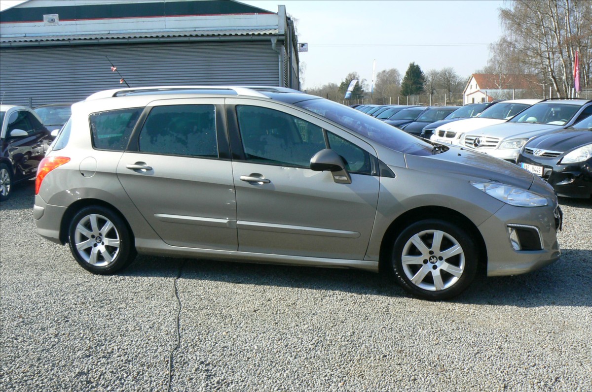 peugeot-308-1-6-hdi-panorama - 7