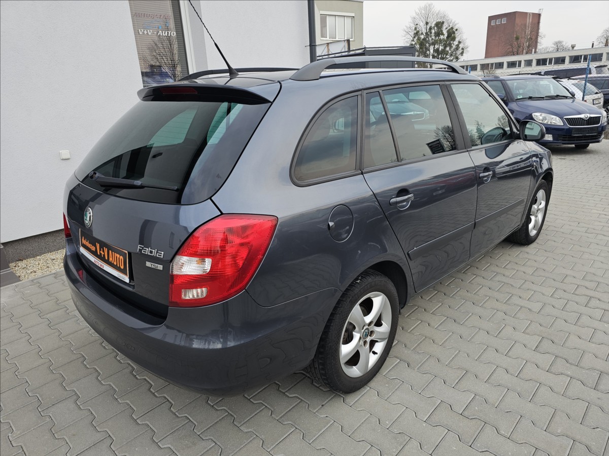 skoda-fabia-ii-1-2tsi-63kw-ambiente - 6