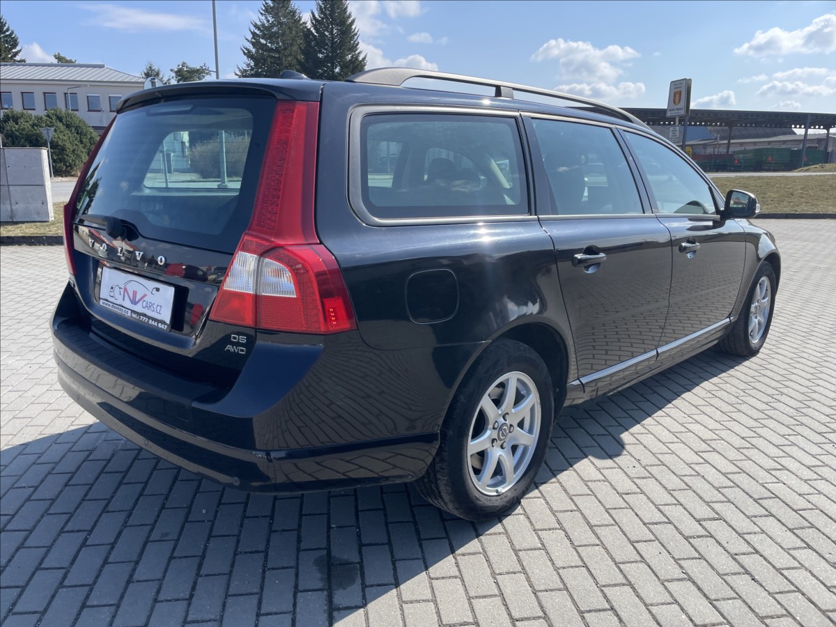 volvo-v70-2-4-d5-awd-momentum-odp-dph - 3