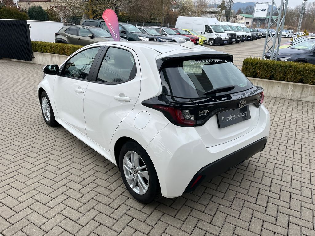 toyota-yaris-1-5-hybrid-e-cvt-comfort - 3