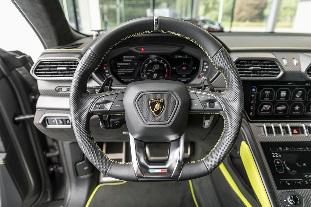 lamborghini-urus-graphite-capsule-pano-b-o-3d - 5