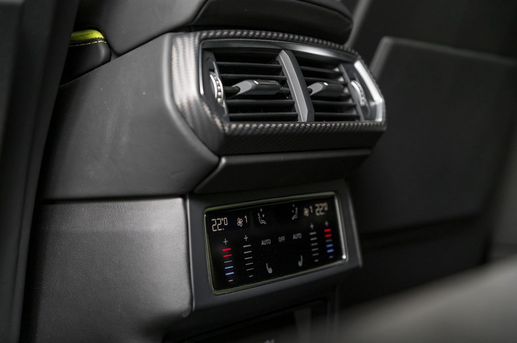 lamborghini-urus-graphite-capsule-pano-b-o-3d - 9