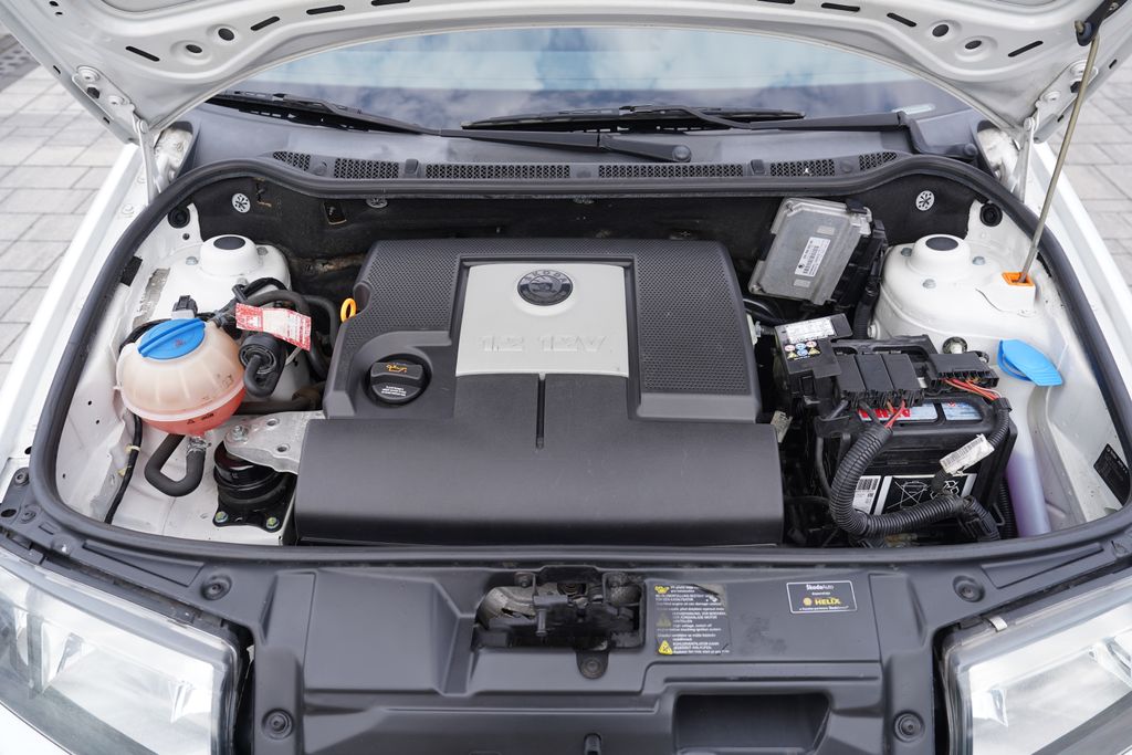 skoda-fabia-1-2i-12v-47kw-cr-s-kniha - 9