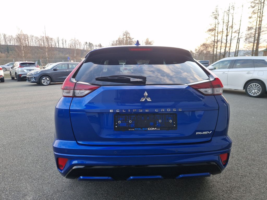 mitsubishi-2-4-phev-4x4 - 3